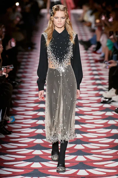 Look 63